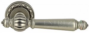 Дверная ручка Extreza DANIEL (Даниел) 308 на розетке R02 старинное серебро матовое F64; ?>