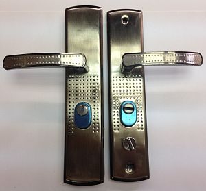 Дверная ручка на планке Master Lock Стандарт ЭКОНОМ (автомат) левая; ?>