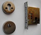 Врезной замок Master Lock 2514 Ц (3 ригеля) под цилиндр