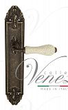 Дверная ручка на планке Venezia Colosseo PASS проходная PL90 (ант. бронза с белой керамикой паутинка)