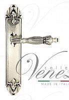 Дверная ручка на планке Venezia Olimpo PASS проходная PL90 (натур. серебро + чернение)