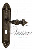 Дверная ручка на планке Venezia Lucrecia CYL под цилиндр PL90 (ант. бронза)