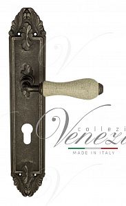 Дверная ручка на планке Venezia Colosseo CYL под цилиндр PL90 (ант. серебро с белой керамикой паутинка); ?>