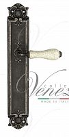 Дверная ручка на планке Venezia Colosseo PASS проходная PL97 (ант. серебро с белой керамикой паутинка)