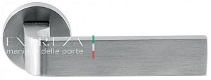 Дверная ручка Extreza Hi-Tech Slim SOUND 106 R12 круглое основание F05 (матовый хром); ?>